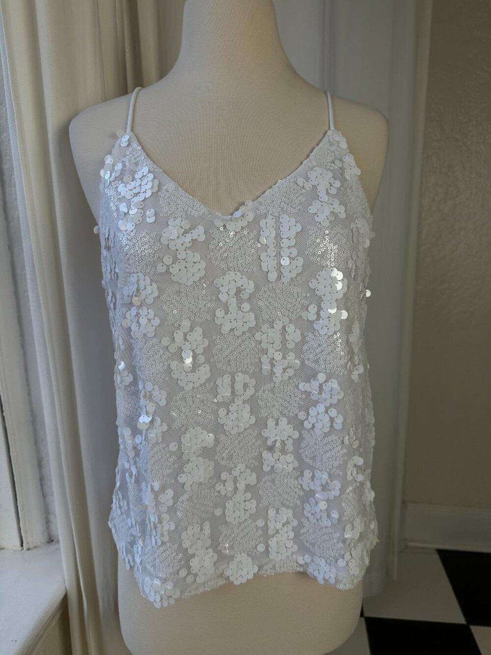 NIU.N Collection White Sequin Cami Tank Top L